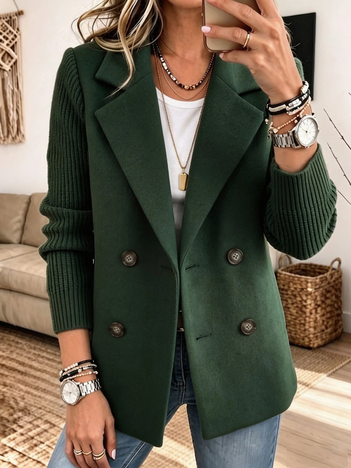 🤲 Zadnji dan – 50 % popusta ⏰✨ Eleganten blazer s pletenimi rokavi – šik, topel in sproščen.