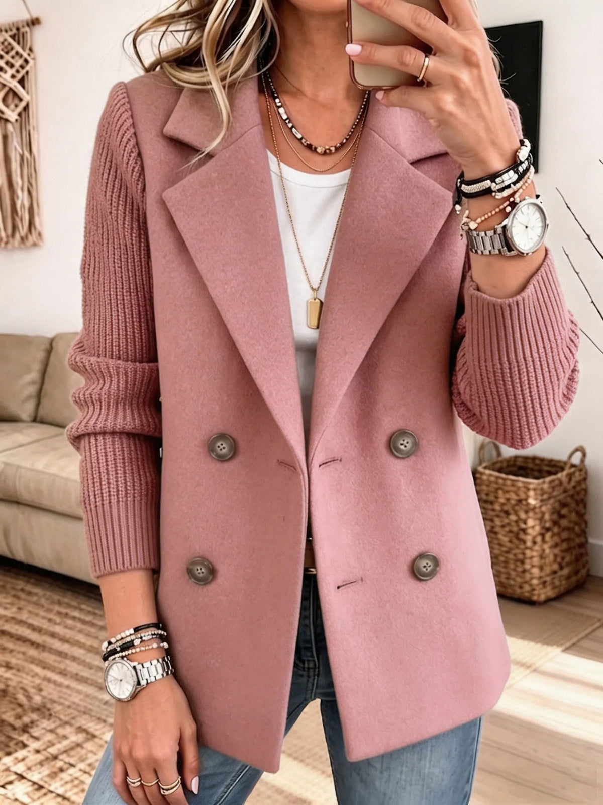 🤲 Zadnji dan – 50 % popusta ⏰✨ Eleganten blazer s pletenimi rokavi – šik, topel in sproščen.